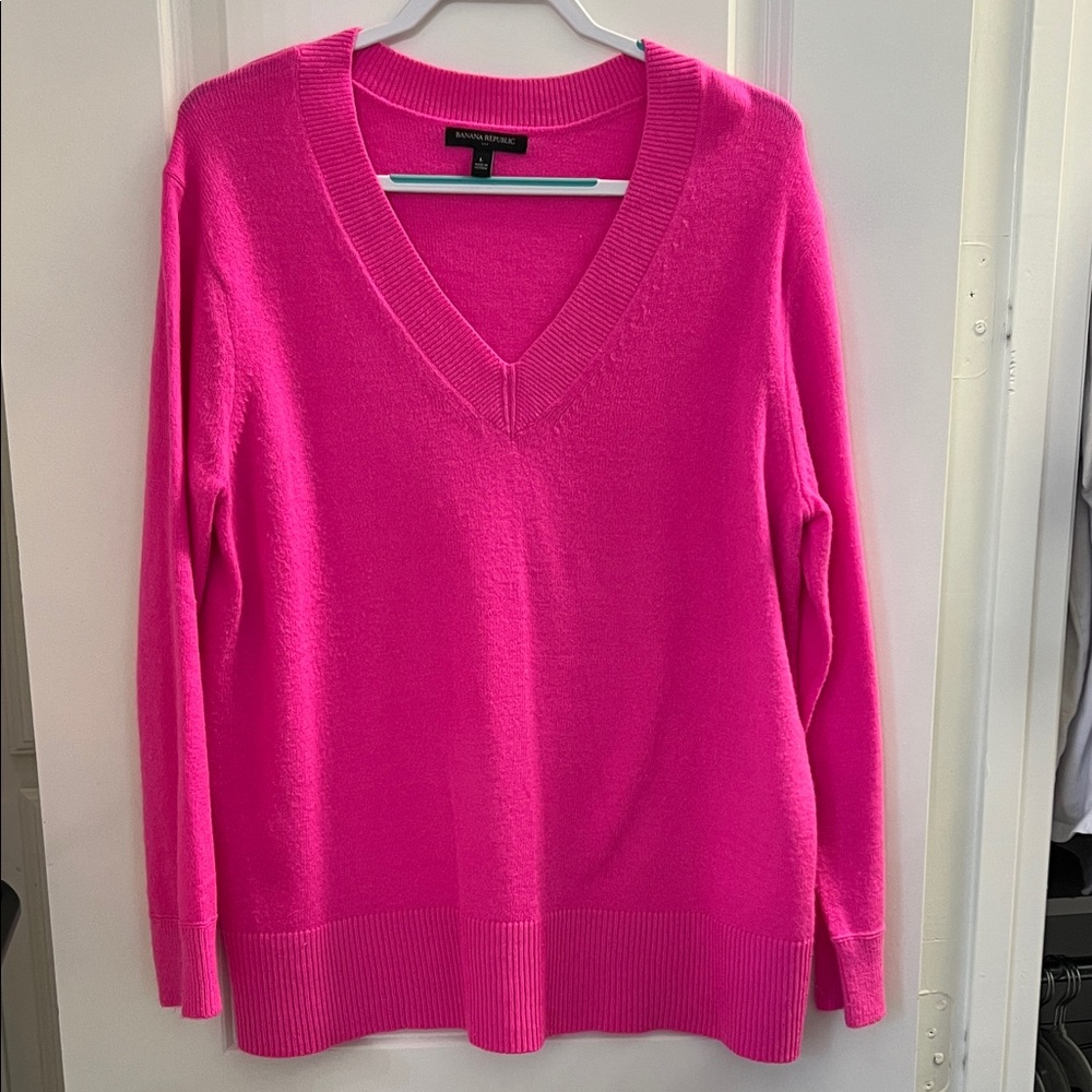 Banana Republic V-Neck Sweater in Vibrant Pink